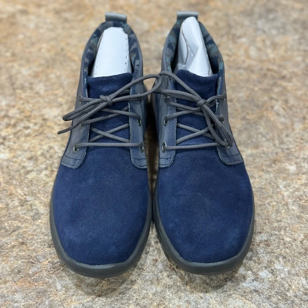 New Boys Ugg K Canoe Boots